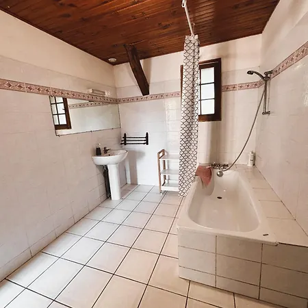 Vakantiehuis Family House With Garden, Terrace & Bbq