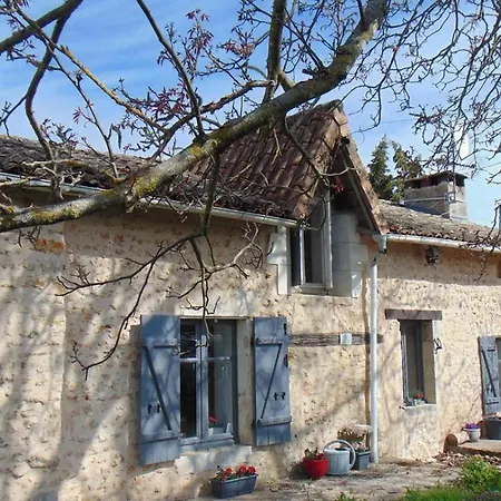 Family House With Garden, Terrace & Bbq Vakantiehuis Saint-Sauvant (Vienne)